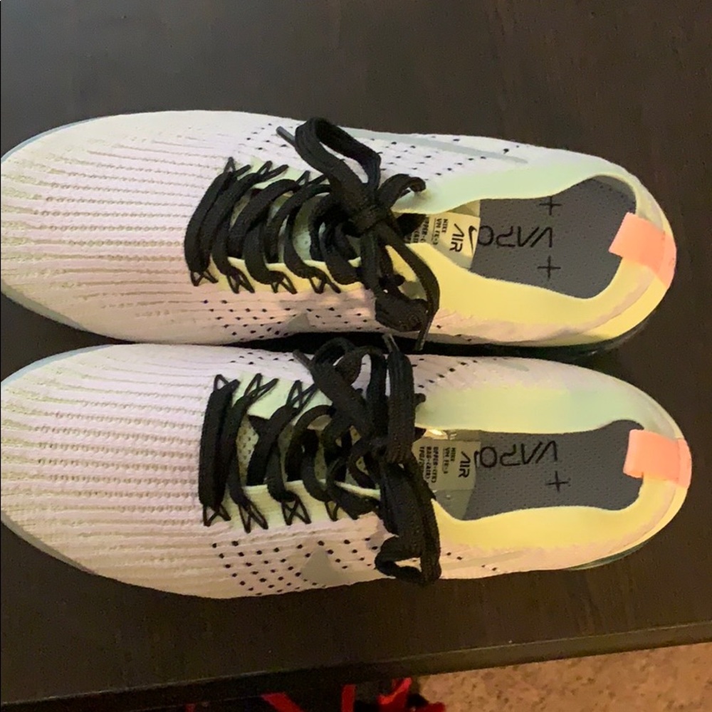 2019 Vapormax Plus. Euro 40, Men’s 7 / Women’s 9.5